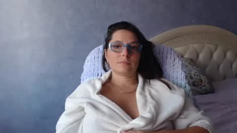 Snapshot of luckylinda23 chatting on 09-28-25, 09:47 luckylinda23 online show from 09-28-25, 09:47