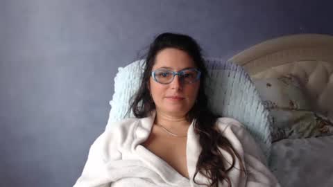 Snapshot of luckylinda23 chatting on 10-01-25, 09:15 luckylinda23 online show from 10-01-25, 09:15