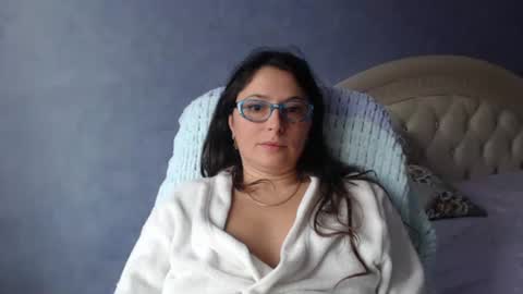 Snapshot of luckylinda23 chatting on 10-11-25, 09:52 luckylinda23 online show from 10-11-25, 09:52