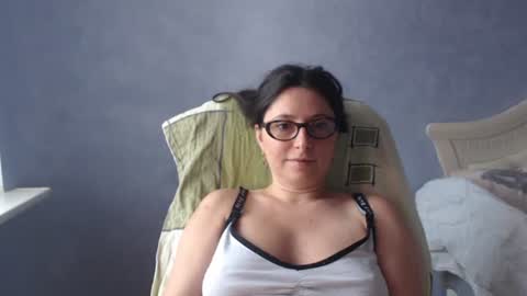Snapshot of luckylinda23 chatting on 07-06-26, 08:44 luckylinda23 online show from 07-06-26, 08:44
