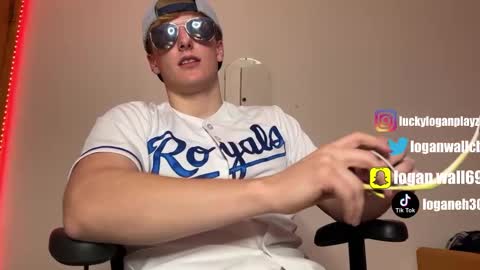 Snapshot of luckyloganx chatting on 01-25-25, 02:47 Logan Wall online show from 01-25-25, 02:47