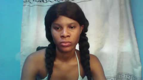 Snapshot of luckymadequeen chatting on 01-03-25, 12:41 Gloria online show from 01-03-25, 12:41