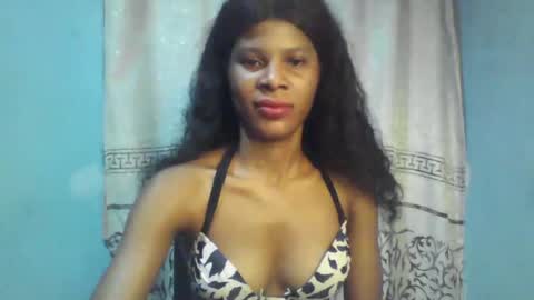Snapshot of luckymadequeen chatting on 01-07-25, 12:45 Gloria online show from 01-07-25, 12:45