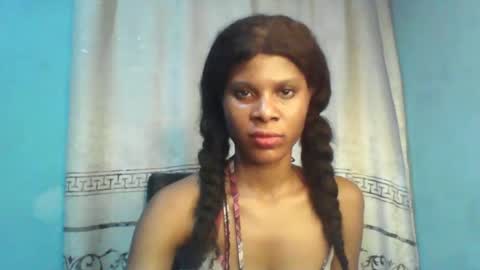 Snapshot of luckymadequeen chatting on 01-09-25, 06:27 Gloria online show from 01-09-25, 06:27