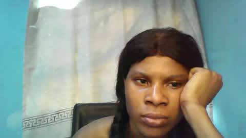 Snapshot of luckymadequeen chatting on 01-17-25, 08:56 Gloria online show from 01-17-25, 08:56
