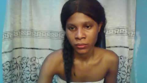 Snapshot of luckymadequeen chatting on 02-13-25, 07:21 Gloria online show from 02-13-25, 07:21