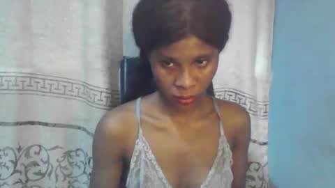 Snapshot of luckymadequeen chatting on 09-27-25, 06:07 Gloria online show from 09-27-25, 06:07