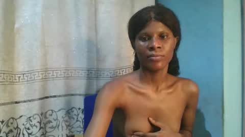 Snapshot of luckymadequeen chatting on 01-09-26, 11:28 Gloria online show from 01-09-26, 11:28