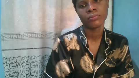 Snapshot of luckymadequeen chatting on 01-14-26, 08:09 Gloria online show from 01-14-26, 08:09