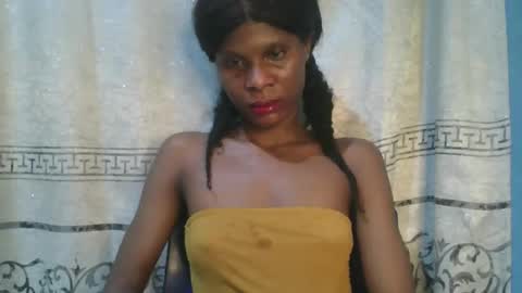 Snapshot of luckymadequeen chatting on 01-17-26, 12:48 Gloria online show from 01-17-26, 12:48