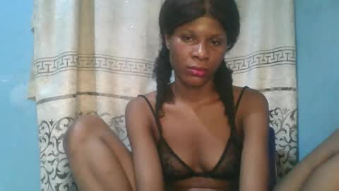 Snapshot of luckymadequeen chatting on 03-01-26, 12:12 Gloria online show from 03-01-26, 12:12