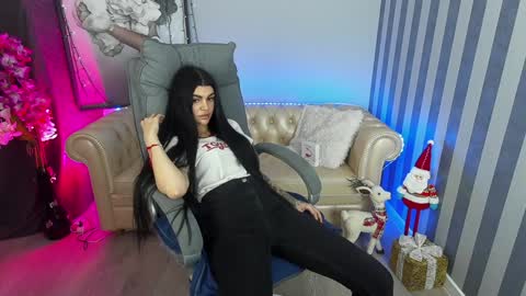 Snapshot of luckyrebel_ chatting on 01-06-25, 04:23 Monika online show from 01-06-25, 04:23