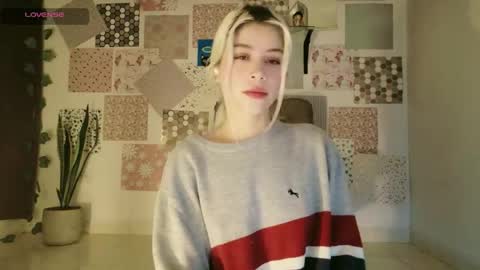 luckysapphire777 online show from 04-21-26, 09:48