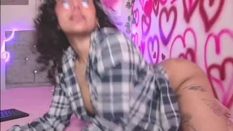 Luanis online show from 11-16-25, 03:12