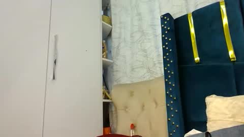 Snapshot of luckyy003 chatting on 12-19-25, 12:01 brielle online show from 12-19-25, 12:01