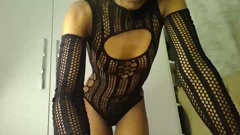 Snapshot of luckyy003 chatting on 02-14-26, 10:06 brielle online show from 02-14-26, 10:06