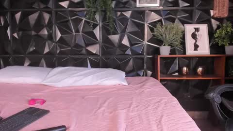 Lucy online show from 03-21-26, 08:34