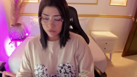 lucy online show from 03-11-25, 08:30