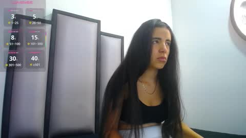 Snapshot of lucy__23 chatting on 10-14-25, 04:13 online show from 10-14-25, 04:13