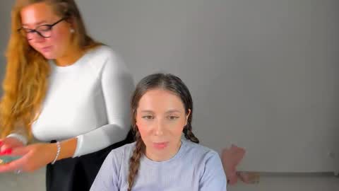 Snapshot of lucy__ray chatting on 12-16-25, 05:51 lucy__ray online show from 12-16-25, 05:51