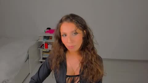 Snapshot of lucy__ray chatting on 01-15-26, 07:17 lucy__ray online show from 01-15-26, 07:17