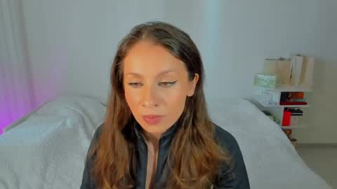 Snapshot of lucy__ray chatting on 05-01-26, 10:31 lucy__ray online show from 05-01-26, 10:31