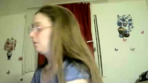 Snapshot of lucy_angel5 chatting on 02-10-25, 09:04 Lucy online show from 02-10-25, 09:04