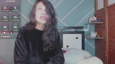 Lucy Herrera online show from 10-05-25, 01:59