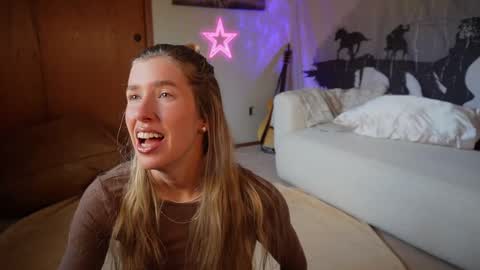 Lucy. online show from 03-10-25, 11:49