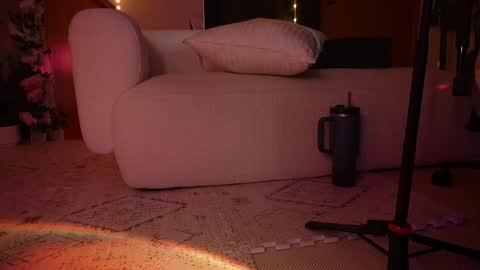 Snapshot of lucy_gooosey chatting on 05-24-26, 05:12 Lucy. online show from 05-24-26, 05:12