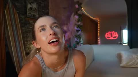 Snapshot of lucy_gooosey chatting on 06-05-26, 01:34 Lucy. online show from 06-05-26, 01:34