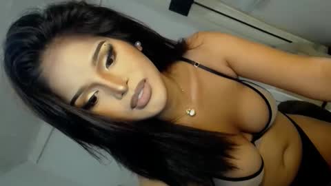 Snapshot of lucy_heartfiliaxxx chatting on 02-12-26, 09:26 MONA online show from 02-12-26, 09:26