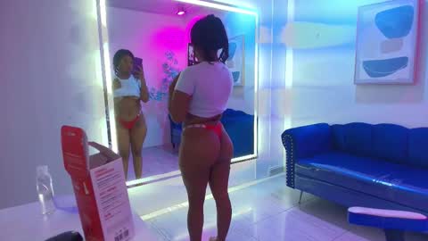 Snapshot of lucy_saki chatting on 11-29-25, 11:13 Lucy online show from 11-29-25, 11:13