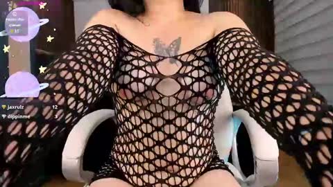Snapshot of lucy_smith7 chatting on 12-14-24, 04:23 Sofia  online show from 12-14-24, 04:23