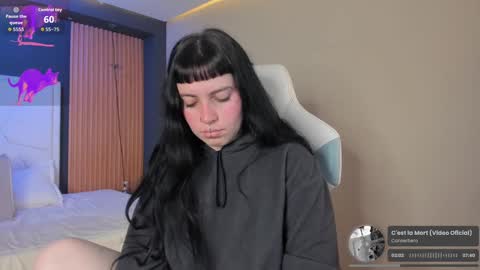 Snapshot of lucy_smith7 chatting on 09-26-25, 08:35 Sofia  online show from 09-26-25, 08:35