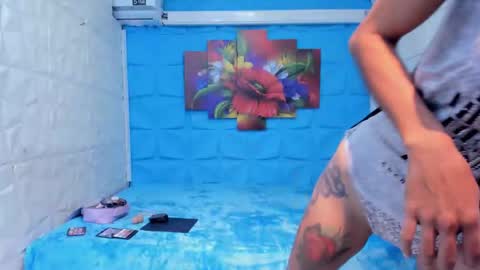 Snapshot of lucy_unlimited chatting on 10-09-25, 01:53 Lucy unlimit come back here online show from 10-09-25, 01:53