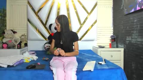 Snapshot of lucy_unlimited chatting on 10-16-25, 02:40 Lucy unlimit come back here online show from 10-16-25, 02:40