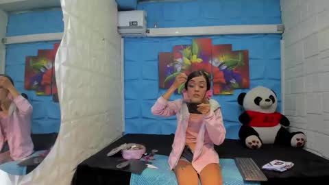 Snapshot of lucy_unlimited chatting on 11-06-25, 03:13 Lucy unlimit come back here online show from 11-06-25, 03:13