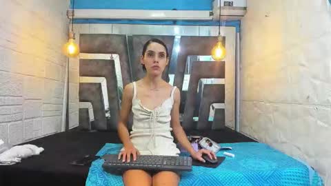 Lucy unlimit come back here  online show from 03-25-26, 02:39