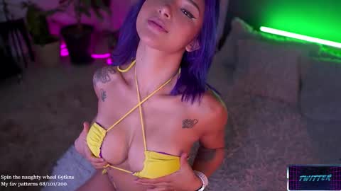 Lucy Alien  online show from 11-29-25, 01:47