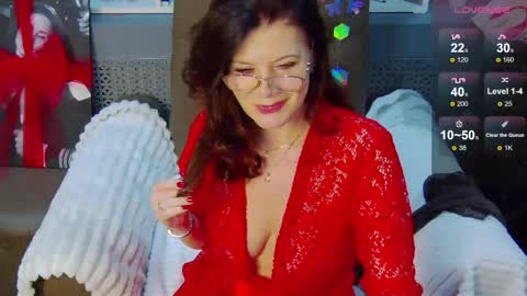 Snapshot of lucybelli chatting on 12-22-25, 01:24 LucyBelli online show from 12-22-25, 01:24