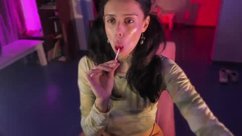 Snapshot of lucyklumm chatting on 04-16-26, 10:56 MALAMOR online show from 04-16-26, 10:56