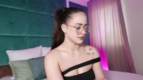 Lucy Lexton online show from 06-06-26, 04:50