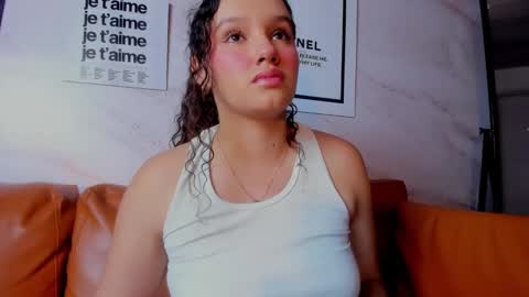 Snapshot of lucylovelyy1 chatting on 02-07-25, 01:36 Lucy online show from 02-07-25, 01:36