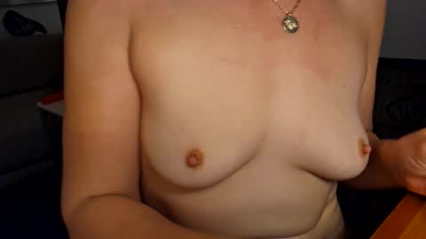 Snapshot of lucyloveslookers78240 chatting on 01-08-25, 10:04 Lucy Loves Lookers online show from 01-08-25, 10:04