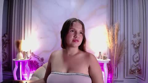 Lucy  online show from 09-09-25, 02:22