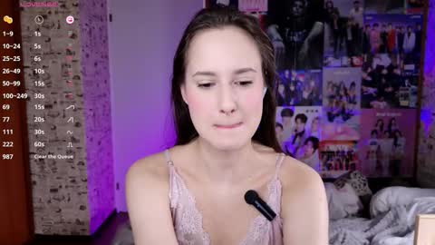 Lucy Rose online show from 11-13-25, 04:22