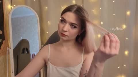 Snapshot of lucysbrain chatting on 02-02-26, 11:31 Lucy online show from 02-02-26, 11:31