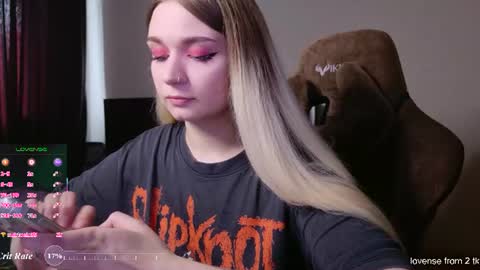 Snapshot of lucysbrain chatting on 07-31-26, 01:21 Lucy online show from 07-31-26, 01:21