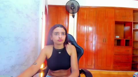 Snapshot of lucyskinny chatting on 05-19-26, 06:58 LUCY online show from 05-19-26, 06:58
